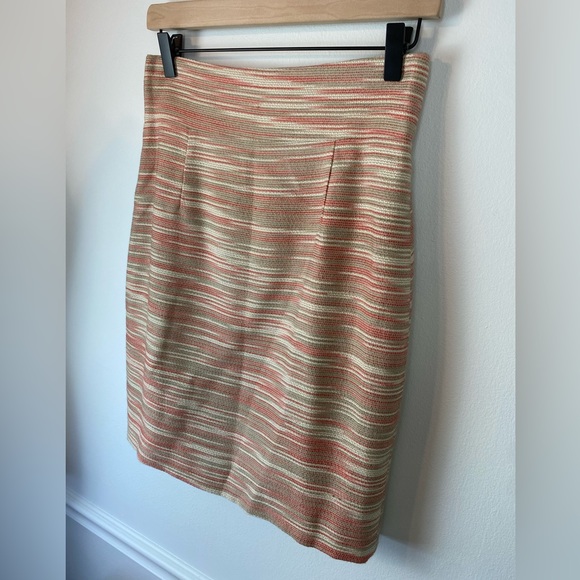 ANTONIO MELANI Beige & Coral Tweed Skirt Statement Fan Back | Size 2 - Picture 2 of 12